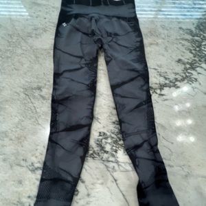 5 for $20 NUX Seamless tie-dye leggings, size small, new without tags